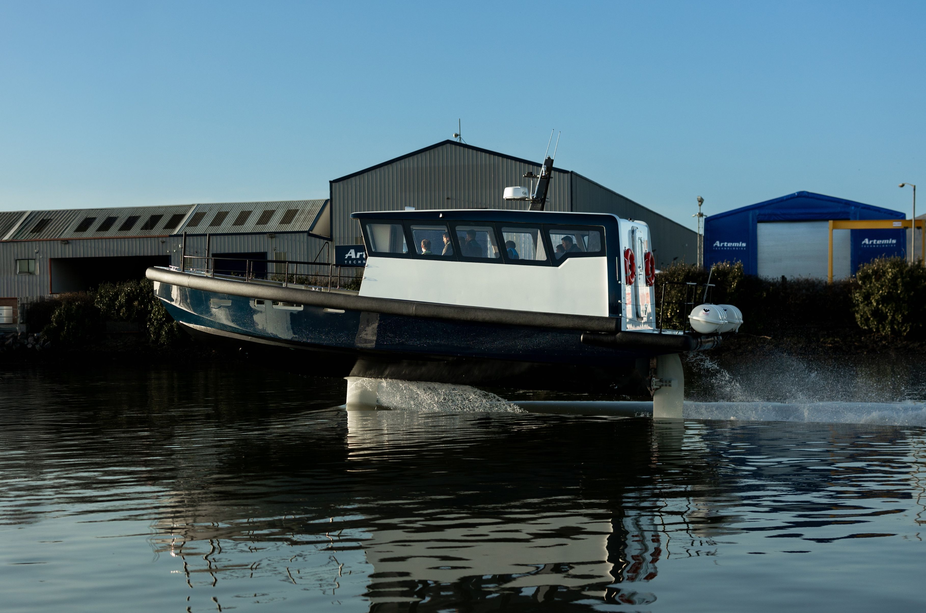 100% electric Artemis EF-12 Workboat XL foiling 