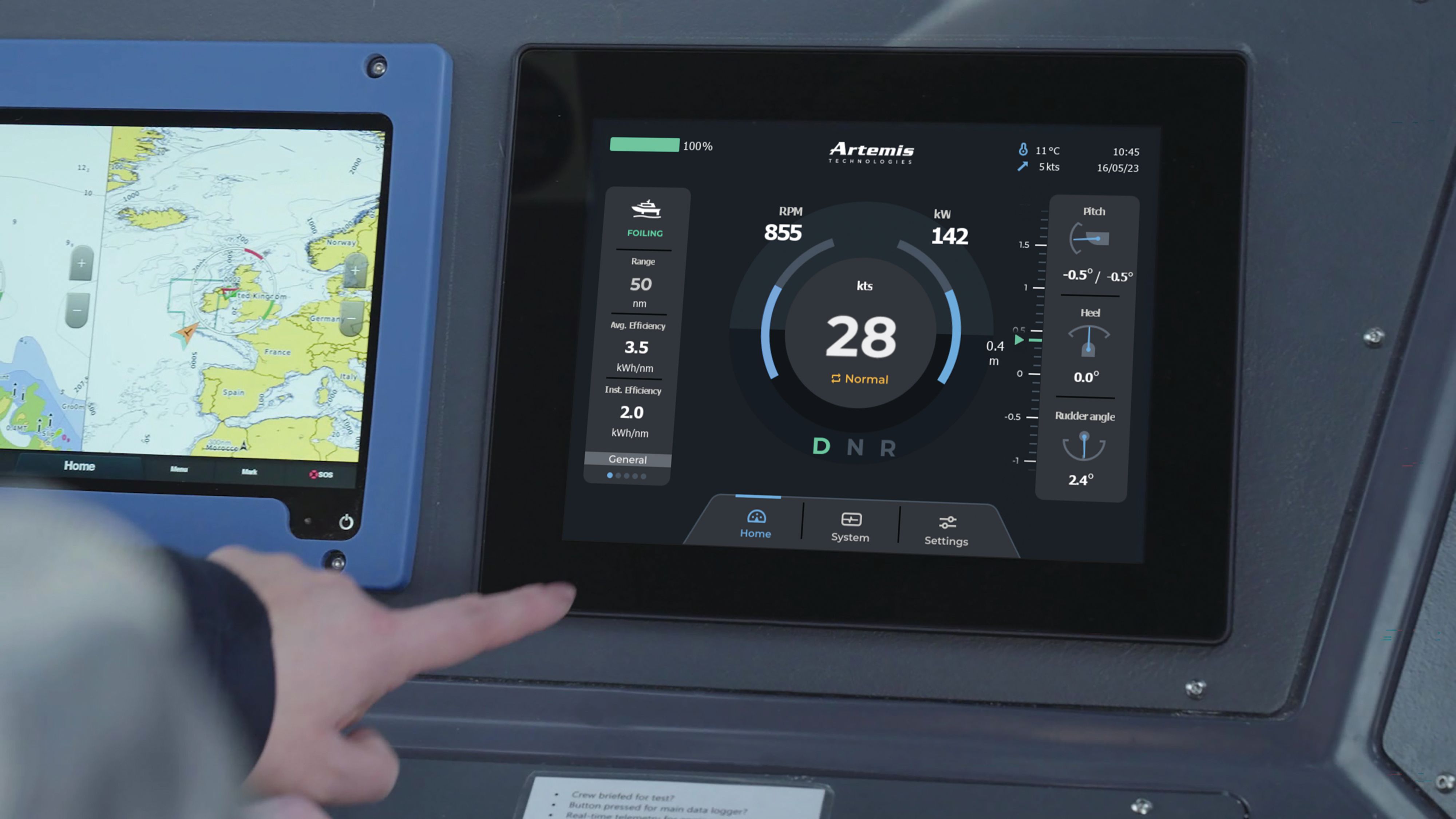 A screen showing the vessel charge, range and other key numbers relating to the vessel's performance