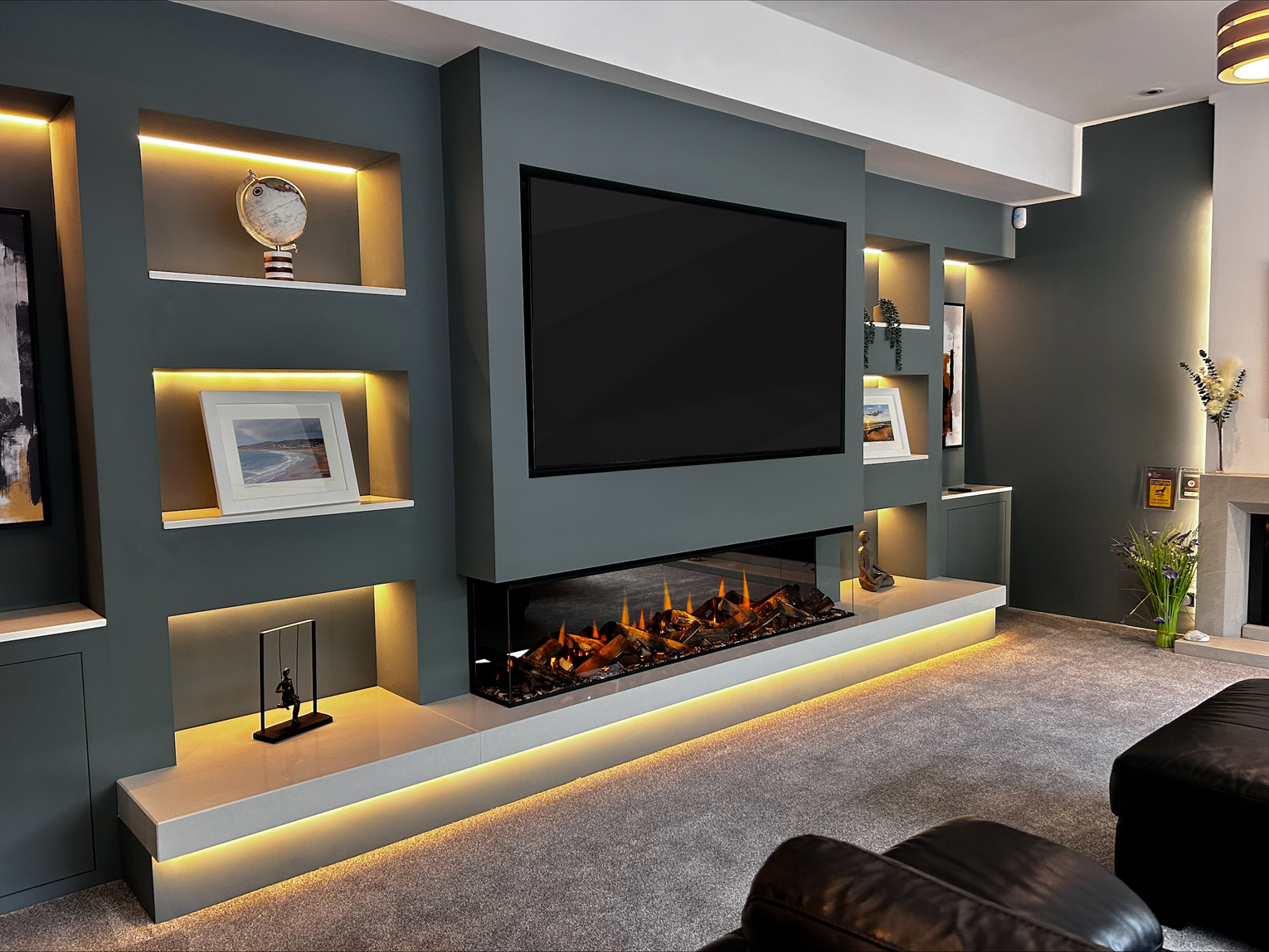 1900 media wall 