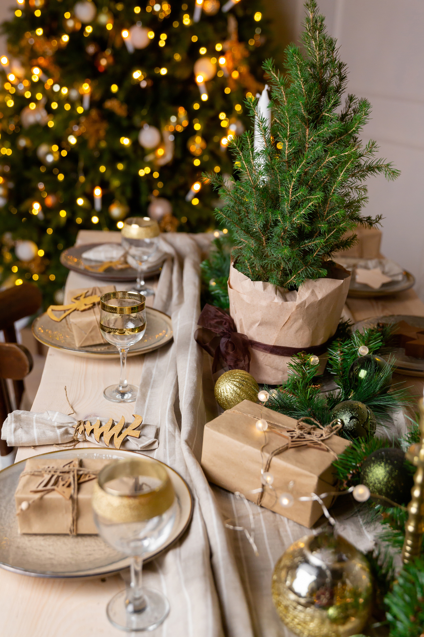 Getty - Christmas Table