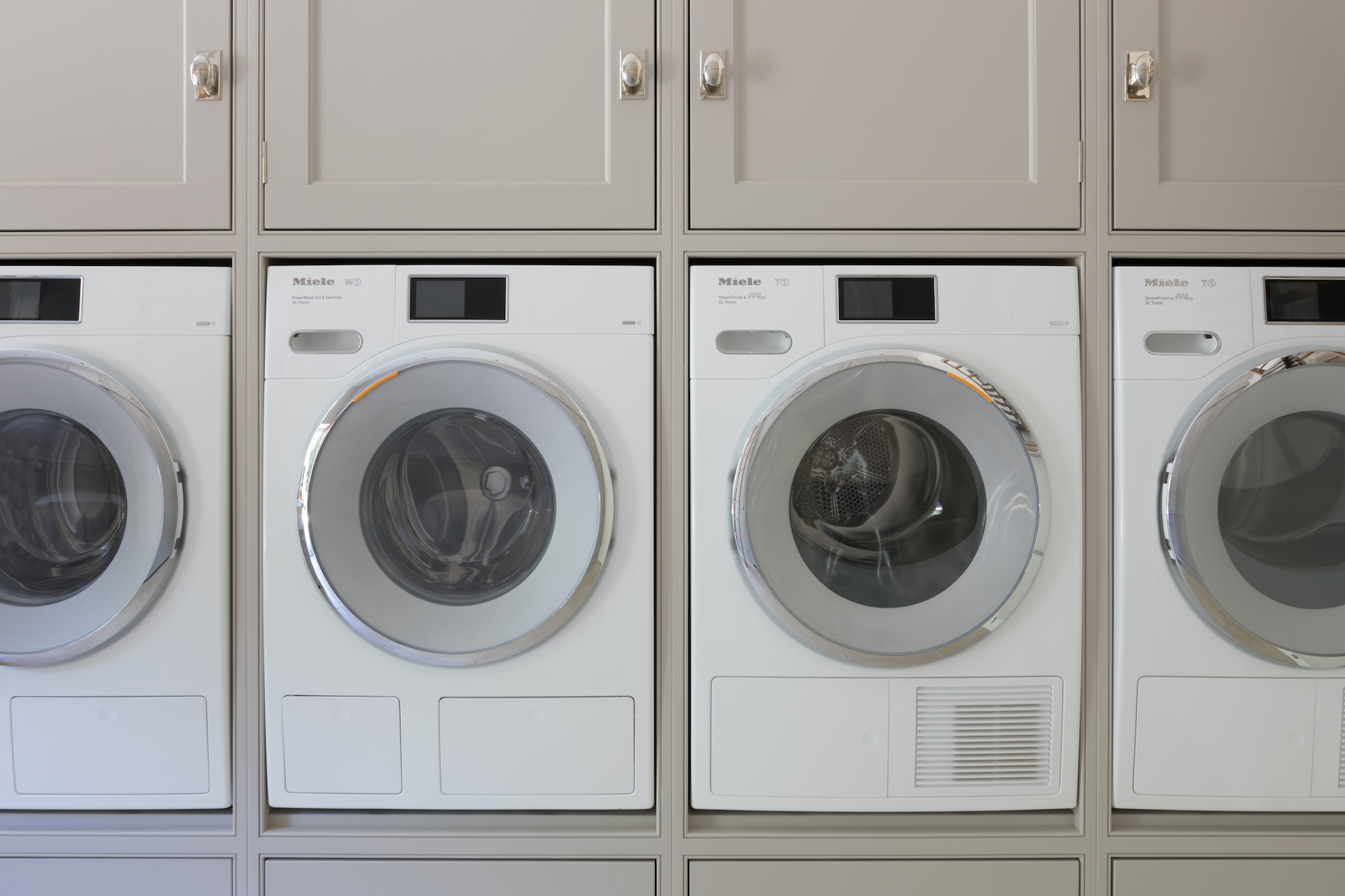 HM Cotswold Utility