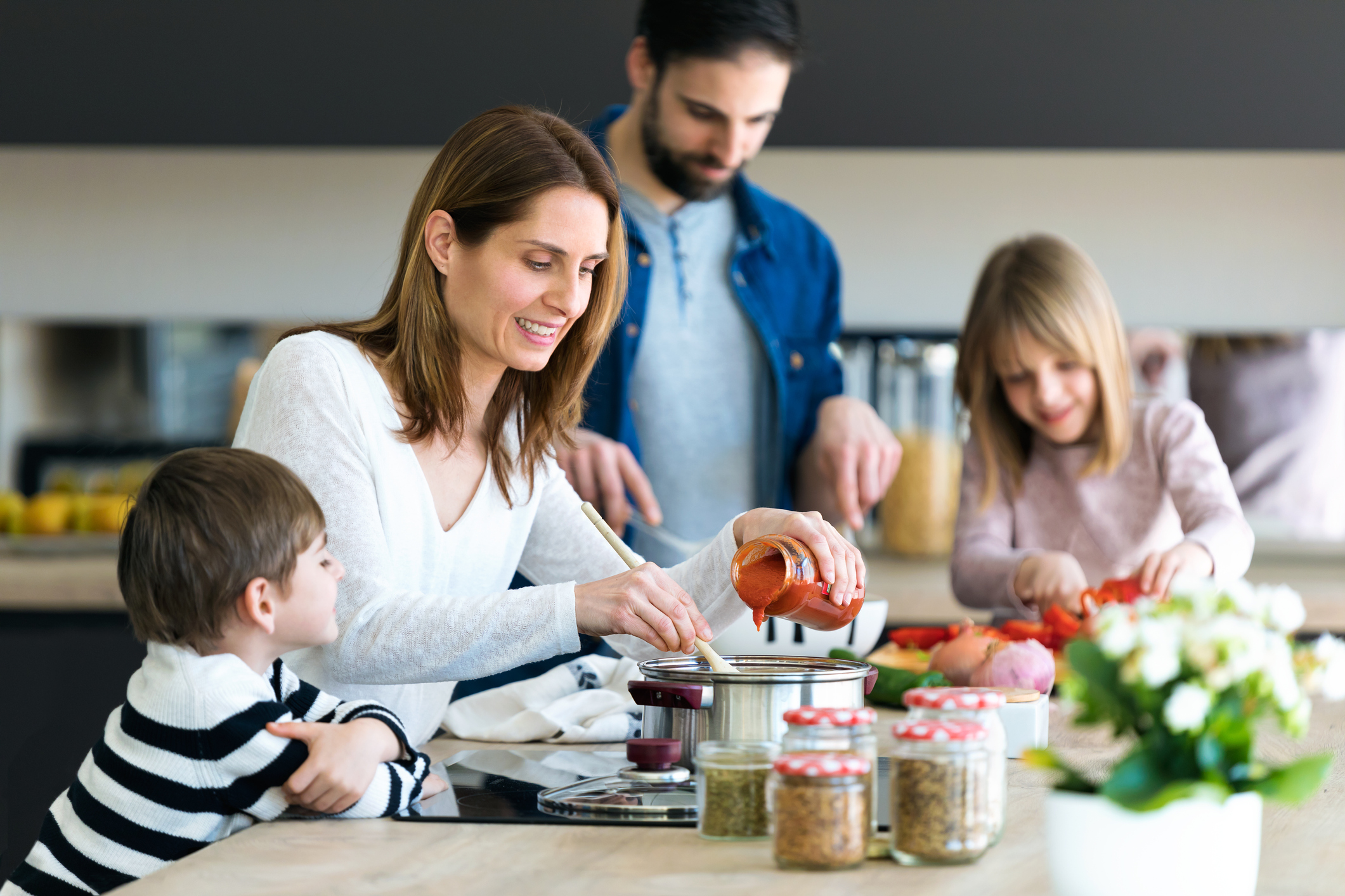 Getty Images - Family Cooking