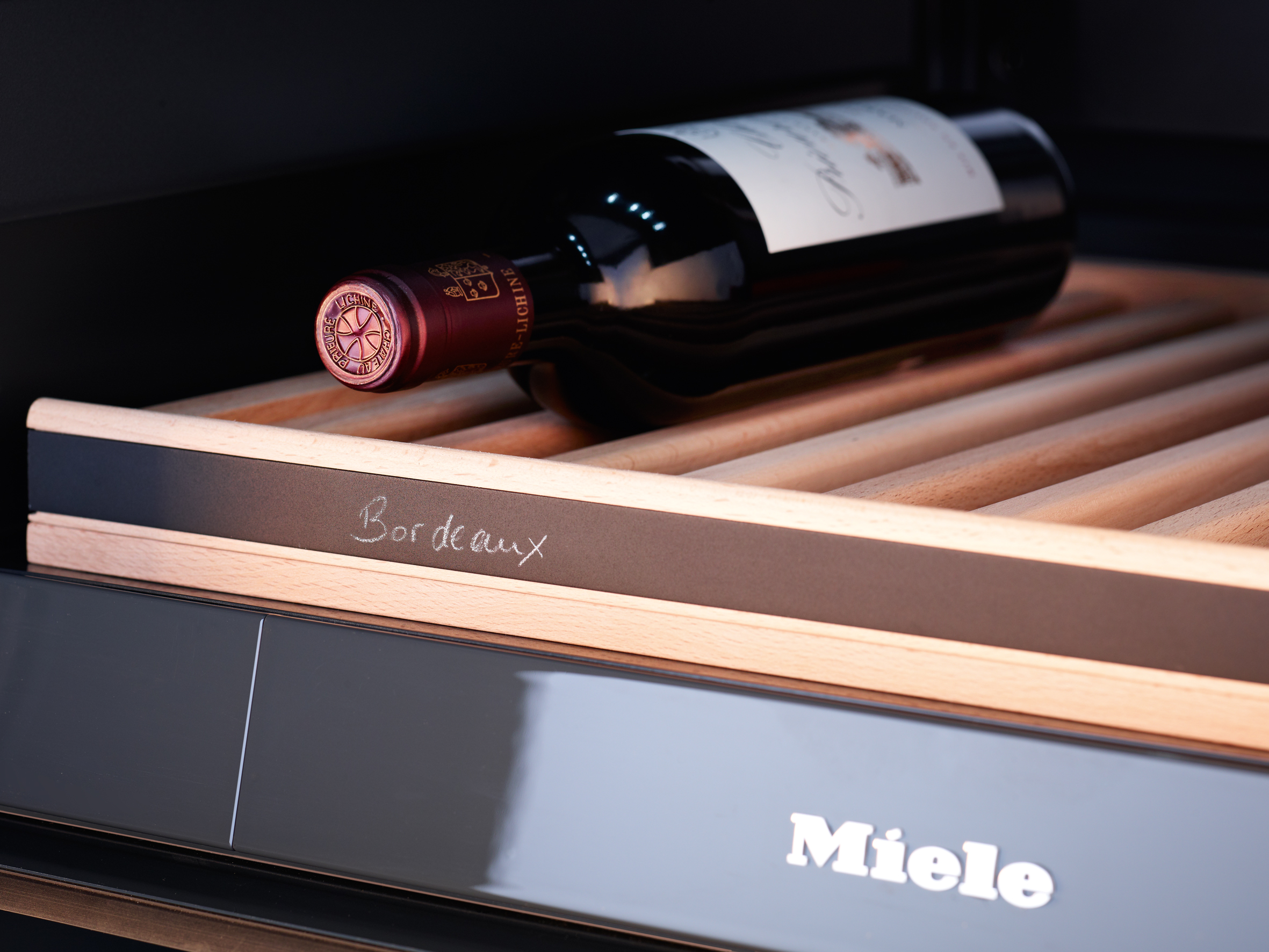 Miele KWT SGS Wine Bottle