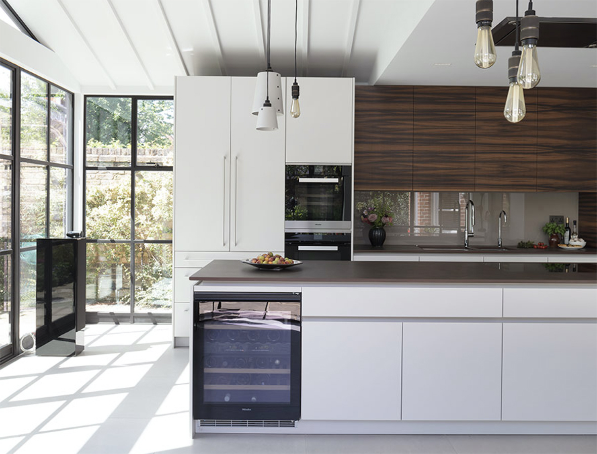 Roundhouse Glass Kitchen Para 33
